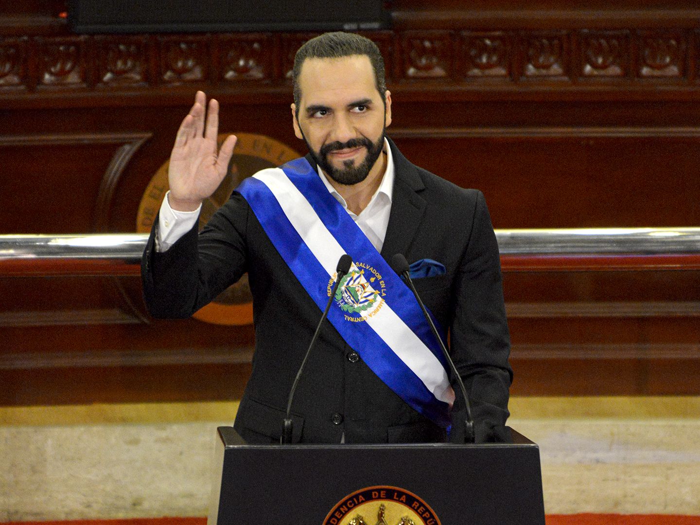 El Salvador to Shut or Sell Chivo Crypto Wallet as Part of $3.5B IMF Deal