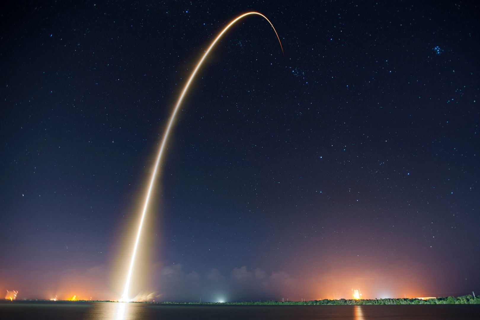 Bitcoin Tops $122K, Eyes Fresh Record, With Ether Just 3% From 2021 ATH